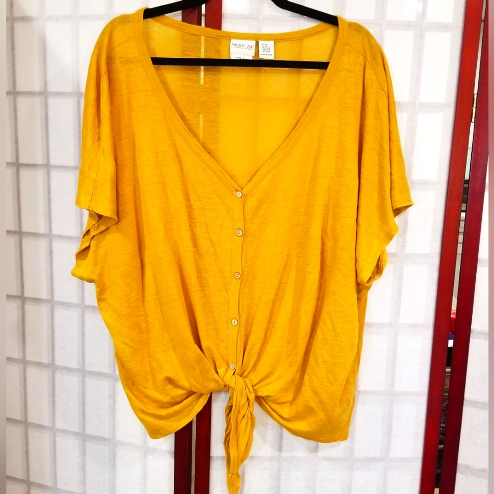 Rachel Zoe mustard linen short sleeve vneck button down tshirt. Tie front.